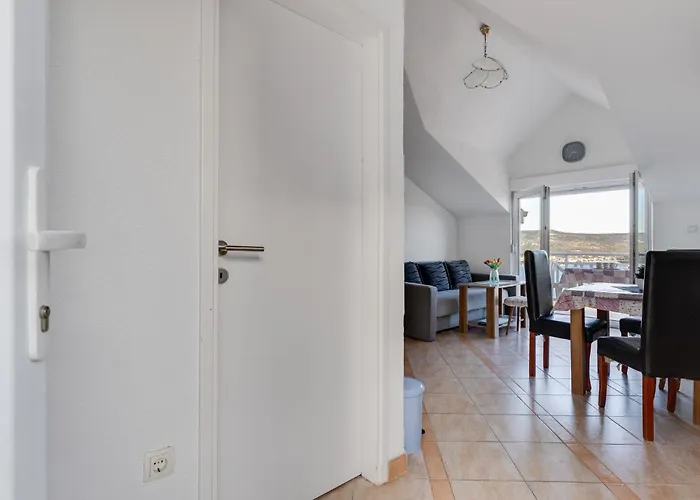 S&g Leko-6 By Interhome *